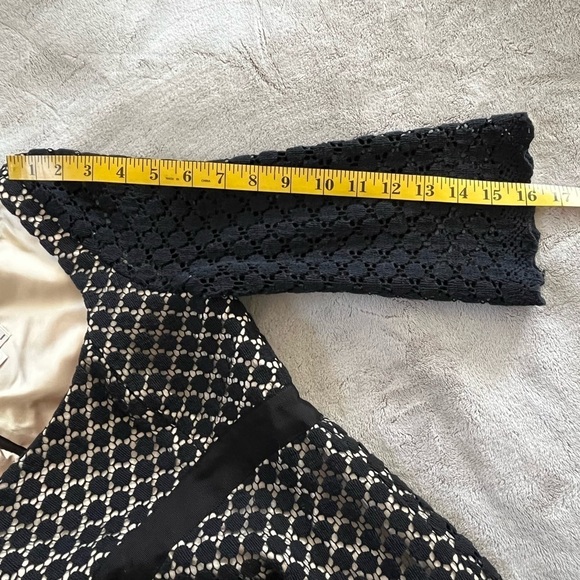 Milly of New York VINTAGE Black Crochet Dot Overlay Dress 4 Breakfast at Tiffany - Picture 15 of 16